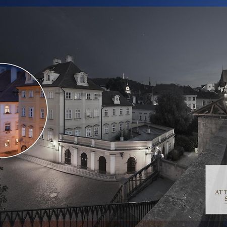 Hotel At The Golden Scissors Prague Extérieur photo