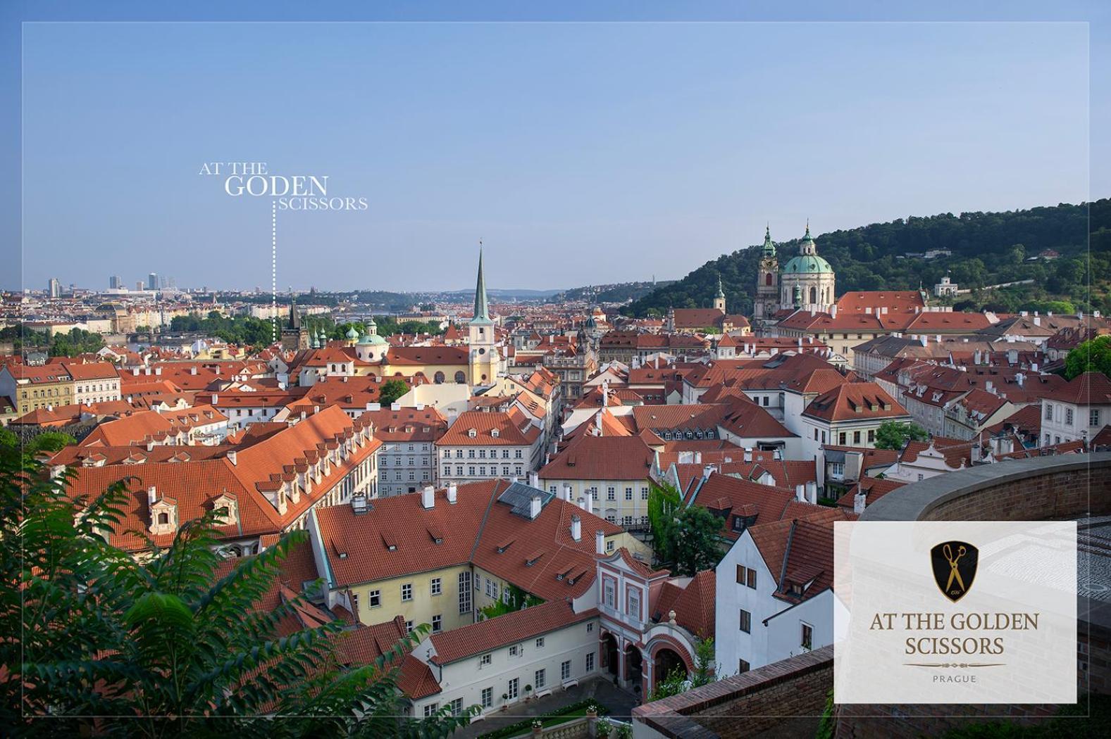 Hotel At The Golden Scissors Prague Extérieur photo