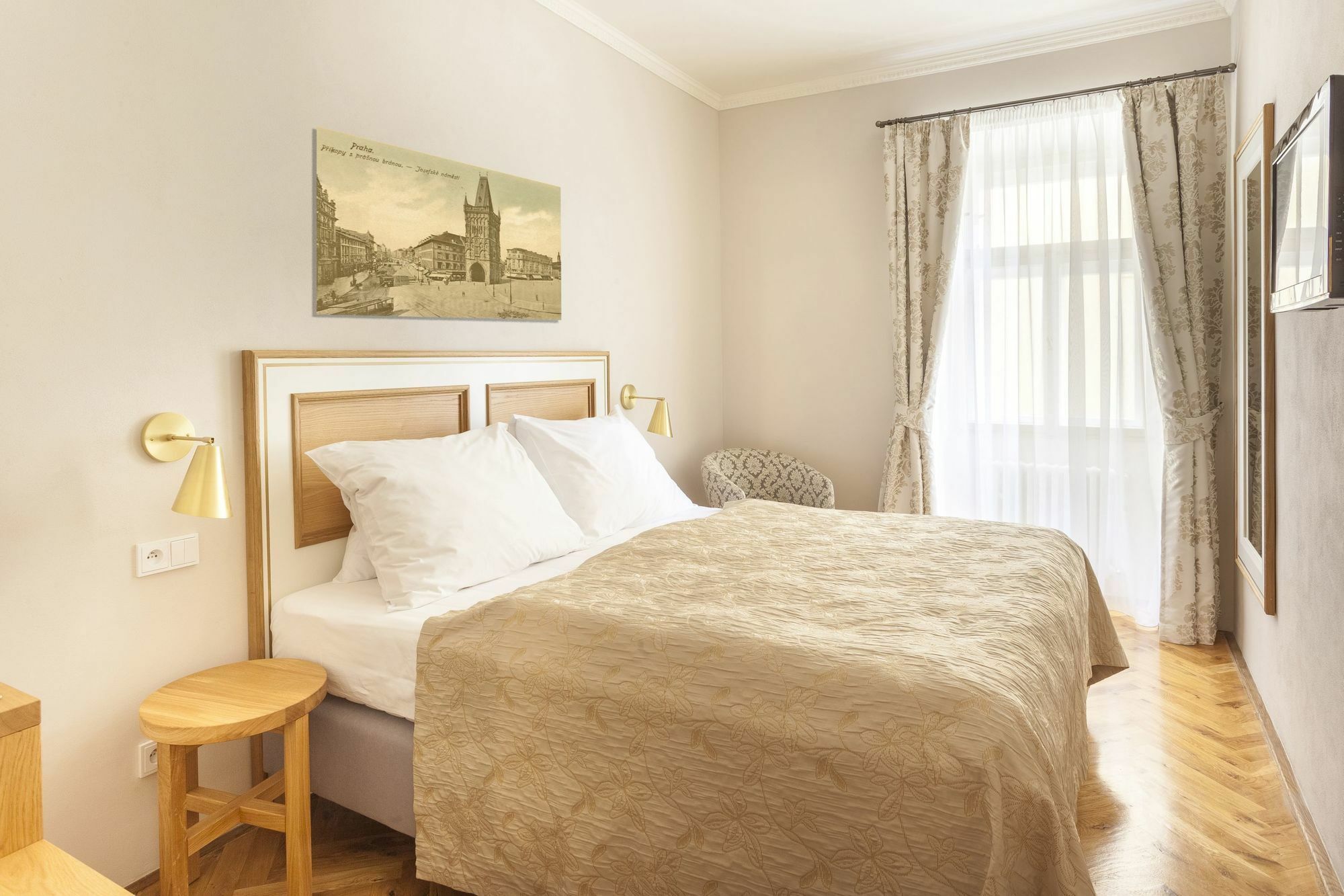 Hotel At The Golden Scissors Prague Extérieur photo