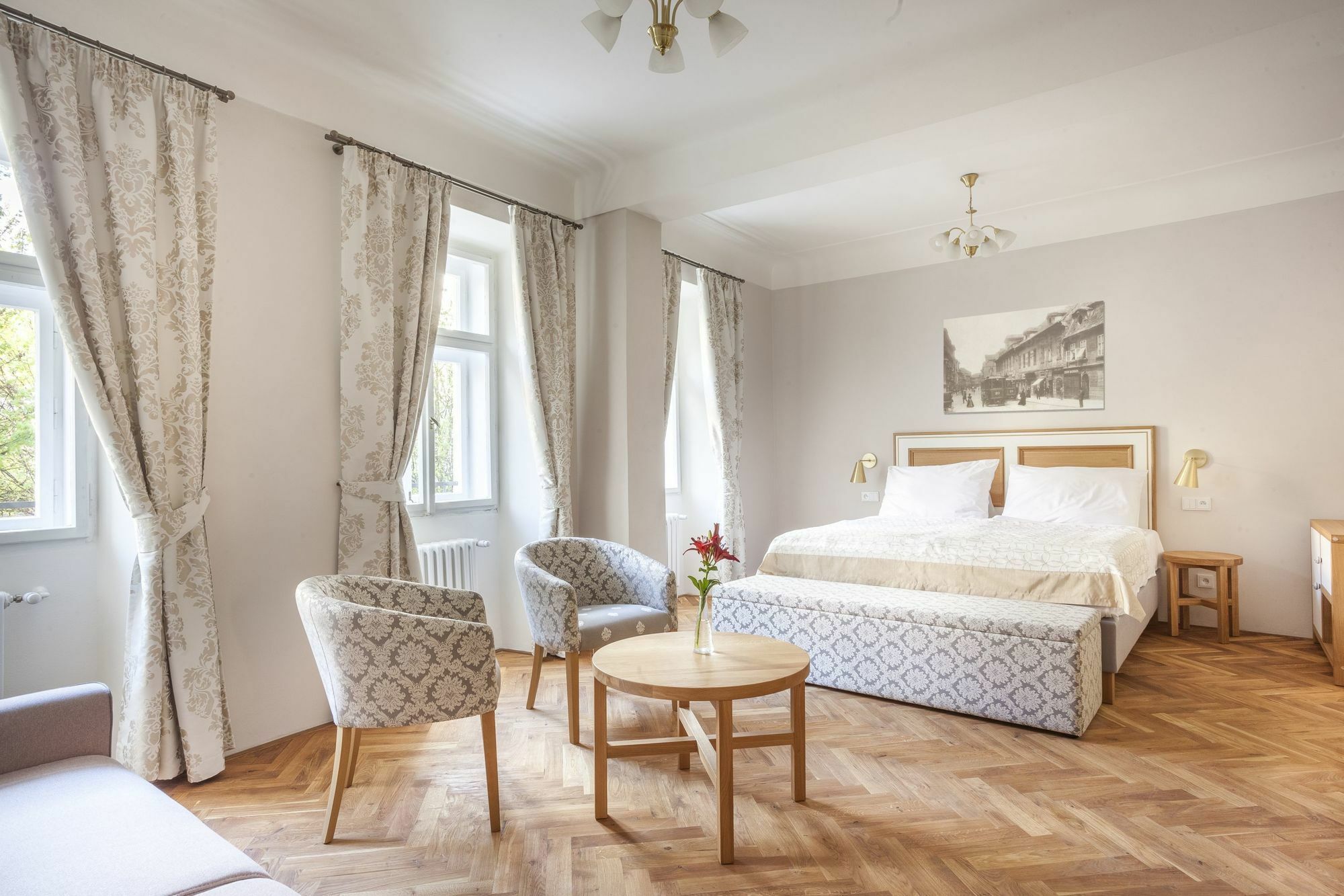 Hotel At The Golden Scissors Prague Extérieur photo