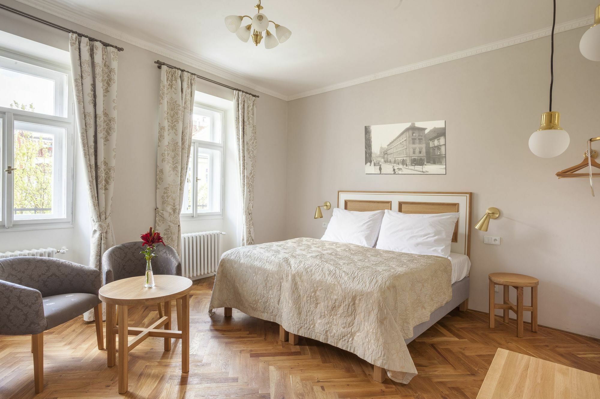 Hotel At The Golden Scissors Prague Extérieur photo