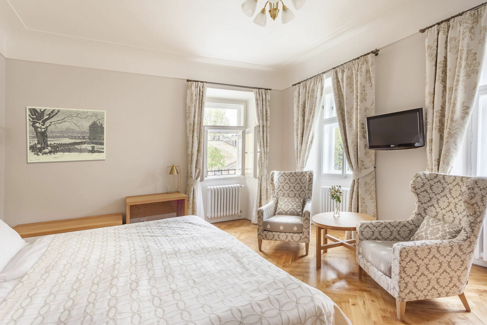 Hotel At The Golden Scissors Prague Extérieur photo